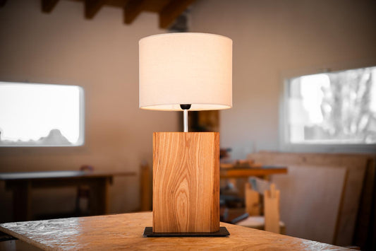 Lampada da tavolo con paralume - articolo 2102501