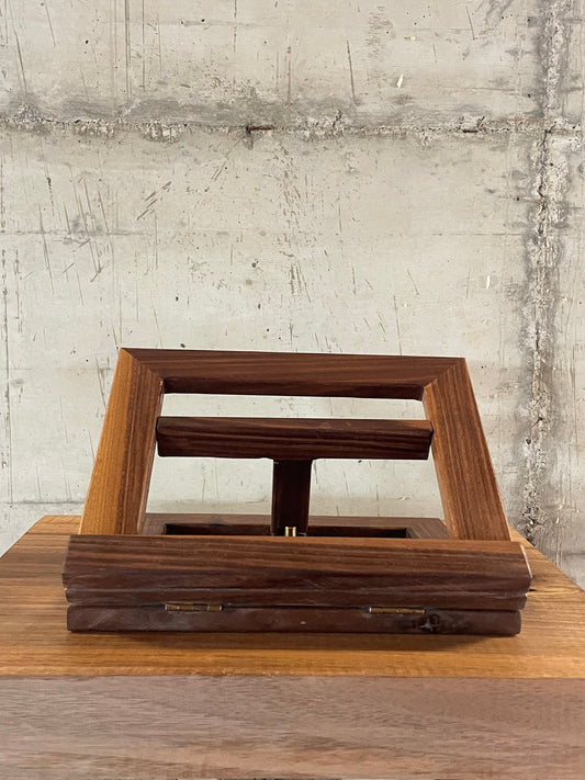 Leggio in legno di noce